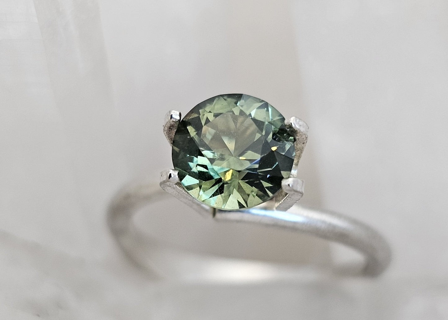 VAULT Collection 1.68 ct Round brilliant - Green parti-colour natural Australian sapphire
