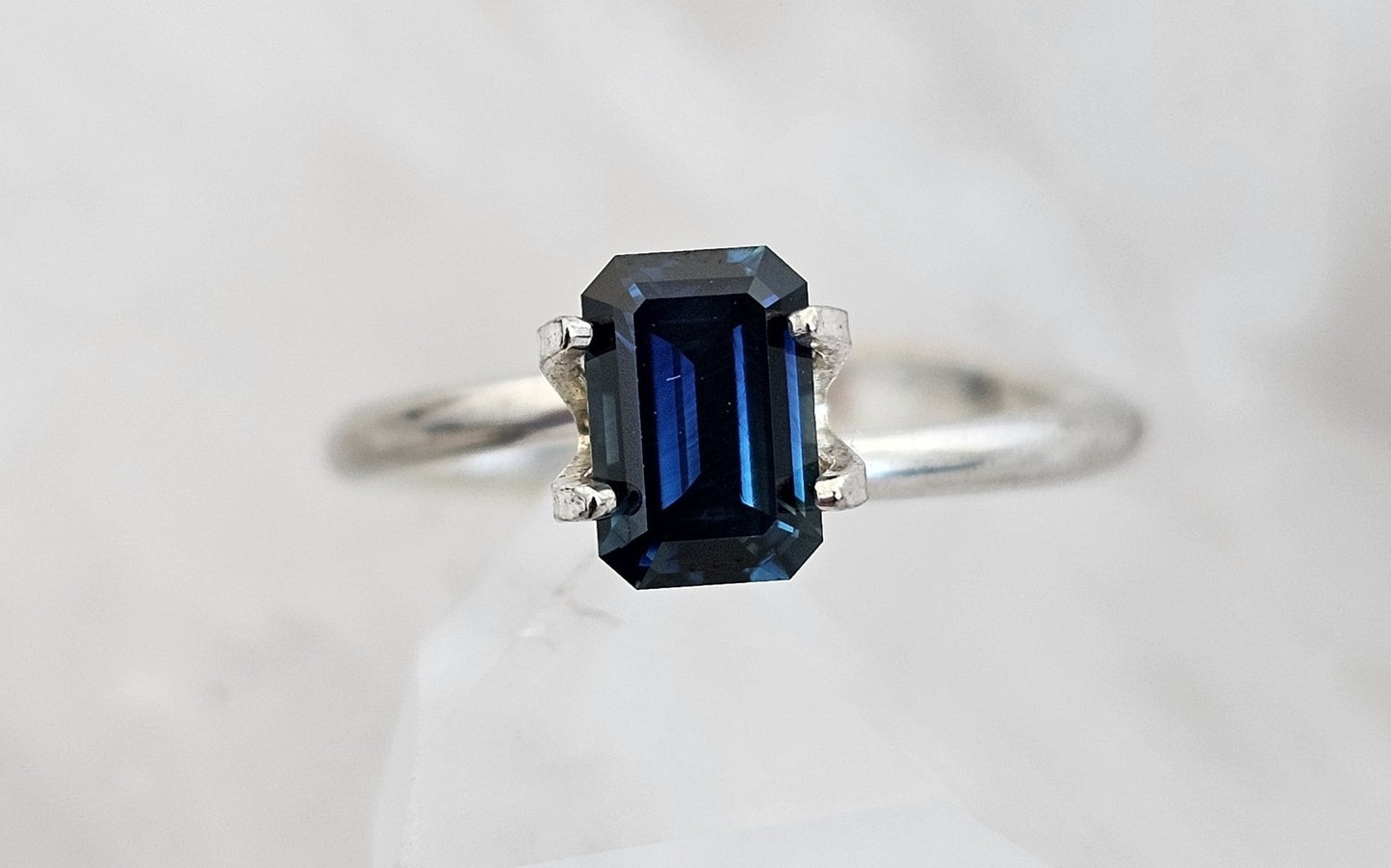 1.28 ct Emerald cut - Blue natural Australian sapphire