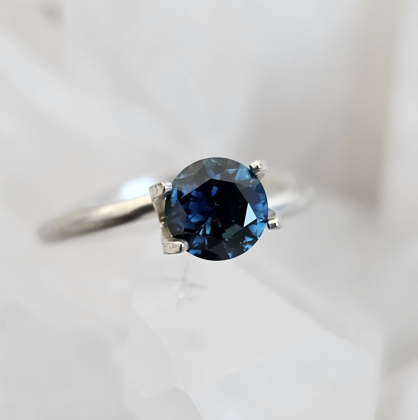 1.04 ct Round brilliant - Blue parti-colour natural Australian sapphire