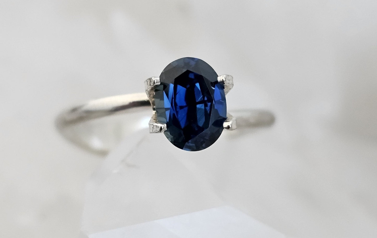 1.27 ct Oval cut - Deep royal blue natural Australian sapphire