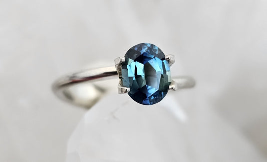 VAULT Collection 1.37 ct Oval cut - Mid sky blue parti-colour natural Australian sapphire