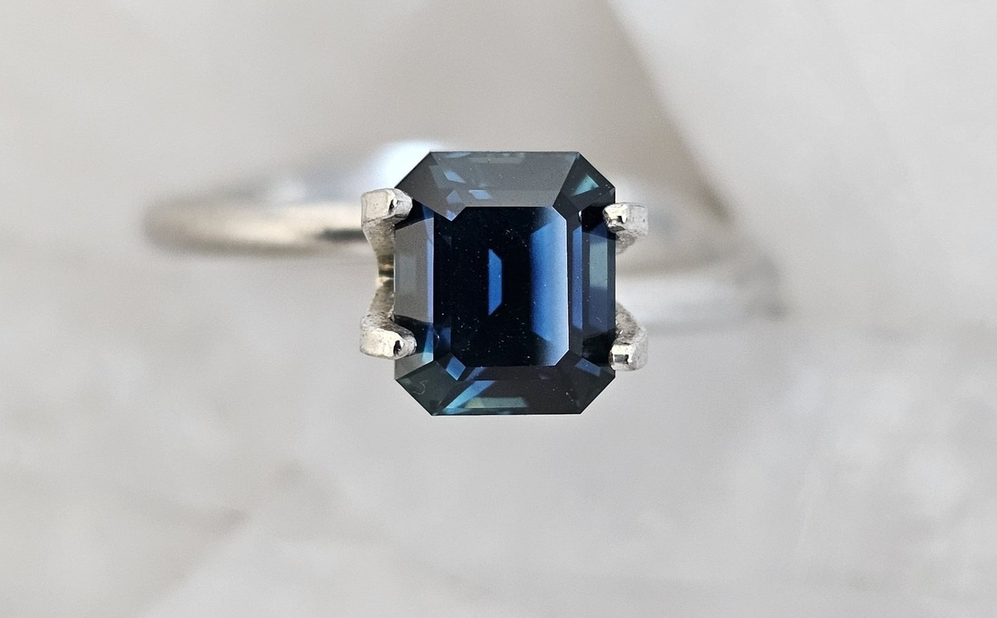 1.79 ct Emerald cut - Blue parti-colour natural Australian sapphire