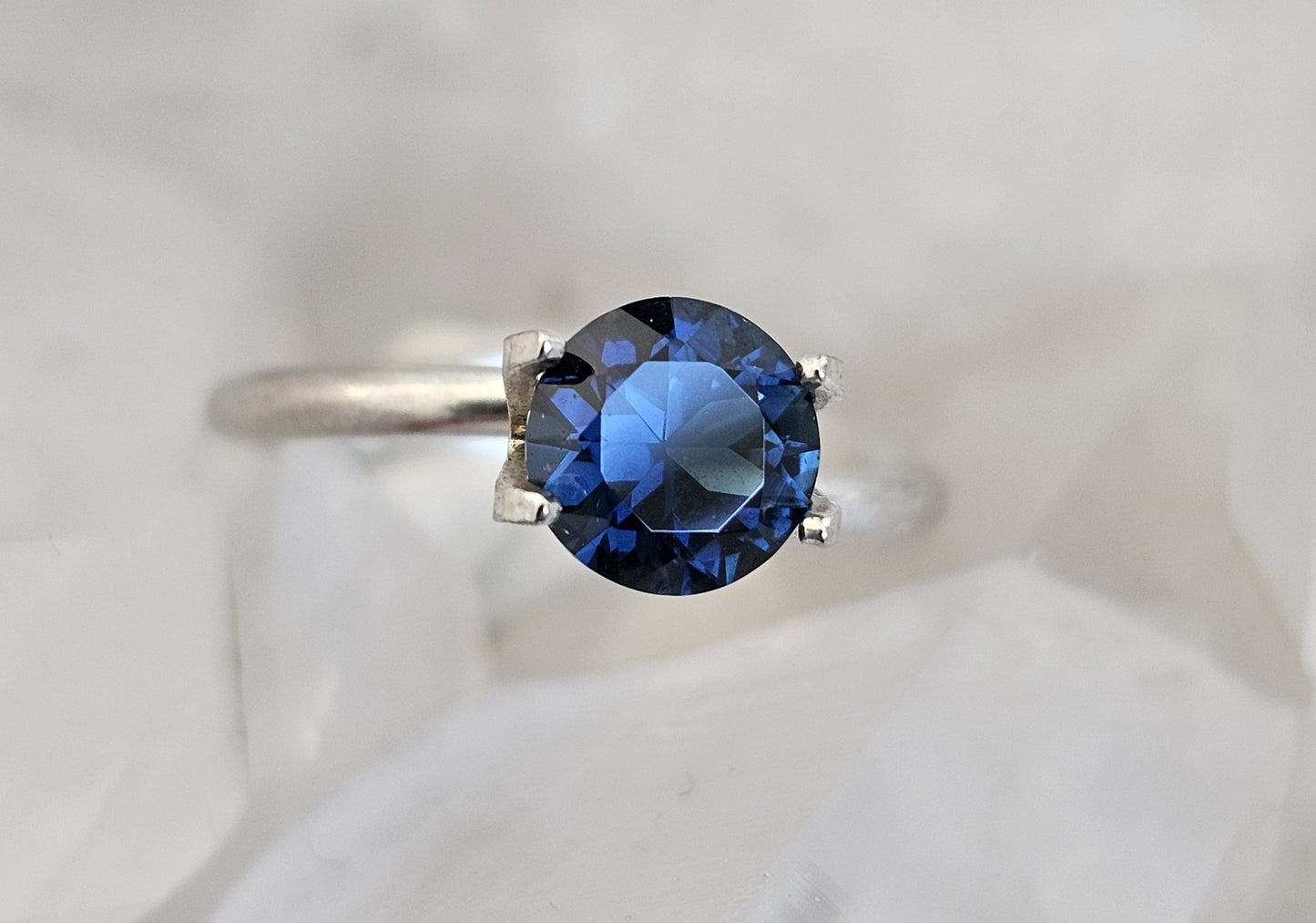 1.40 ct Round brilliant - Strong blue natural Australian sapphire