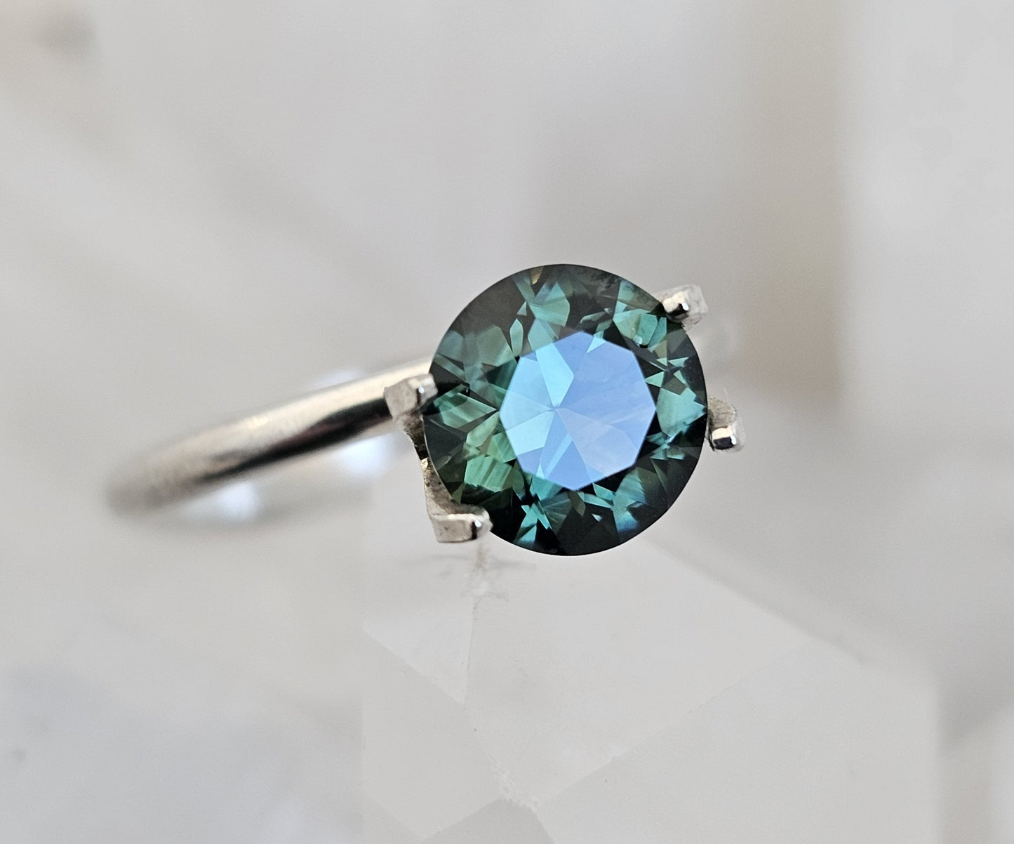 VAULT Collection 1.69 ct Round brilliant - Mid forest green natural Australian sapphire