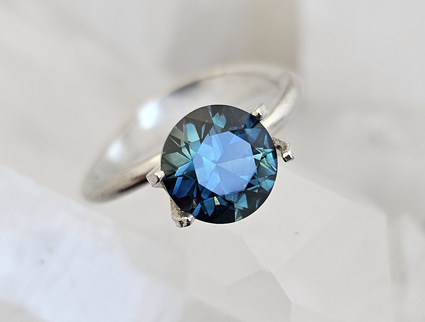 VAULT Collection 2.51 ct Round brilliant - Blue + teal parti-colour natural Australian sapphire